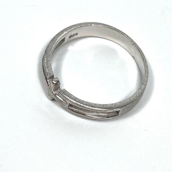 925 Ring Women’s Men’s Unisex Cross Religious Band 8.75 Sterling Silver - Picture 10 of 10